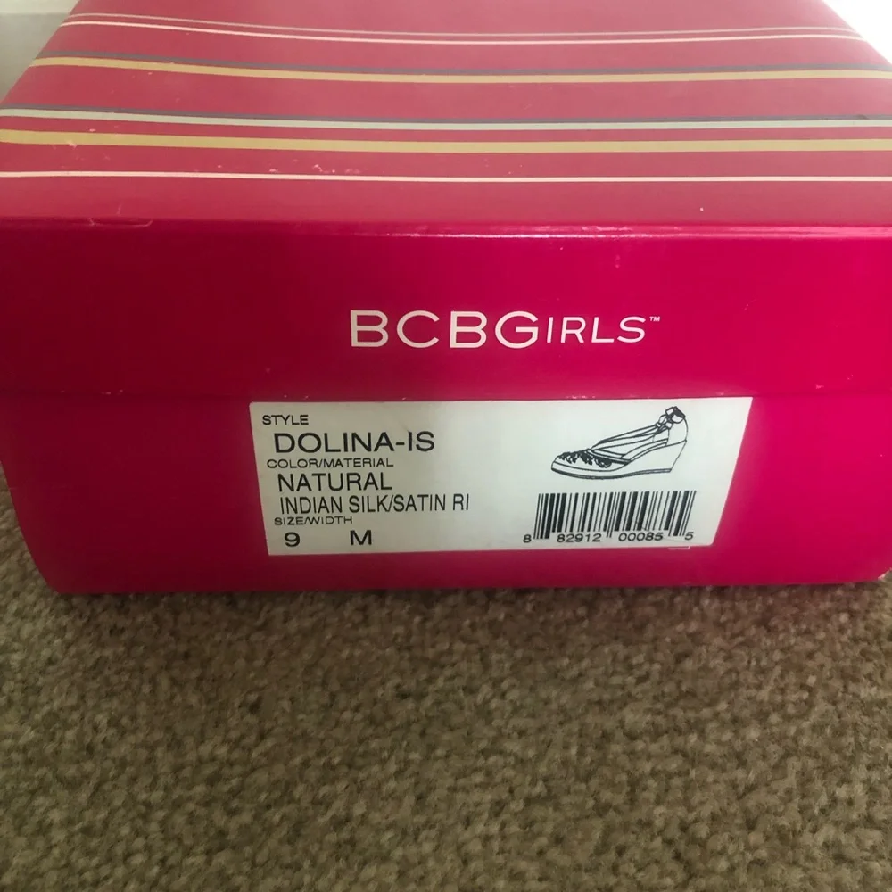 BCBGirls Womens espadrilles- Size 9M